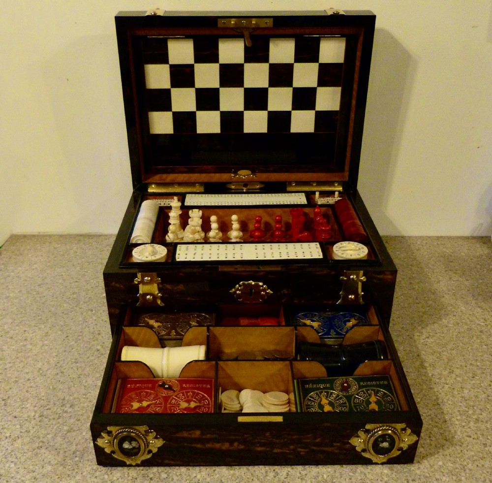 VERY FINE FULLY FITTED GAMES COMPENDIUM