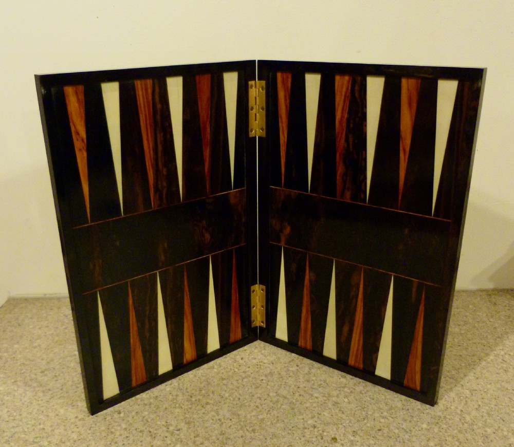 VERY FINE FULLY FITTED GAMES COMPENDIUM View V
