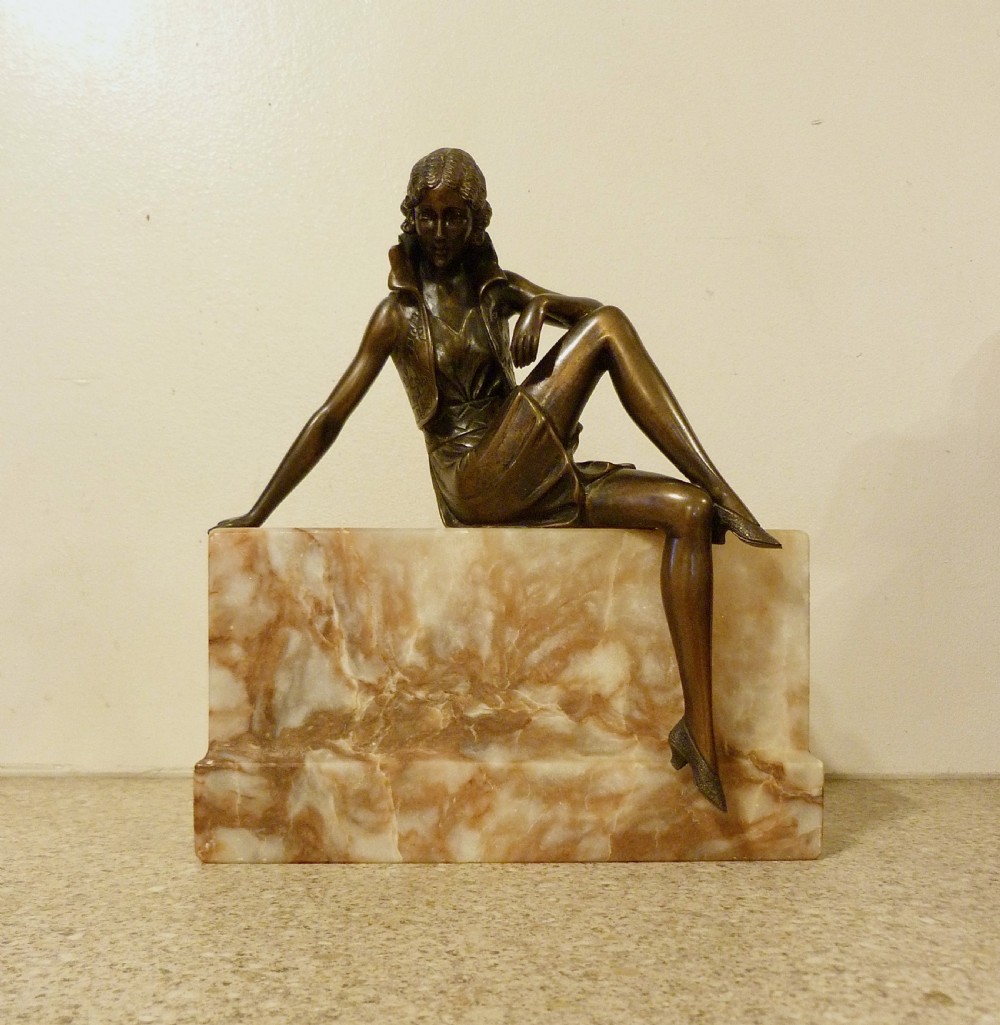 ART DECO BRONZE OF AN ELEGANT YOUNG LADY