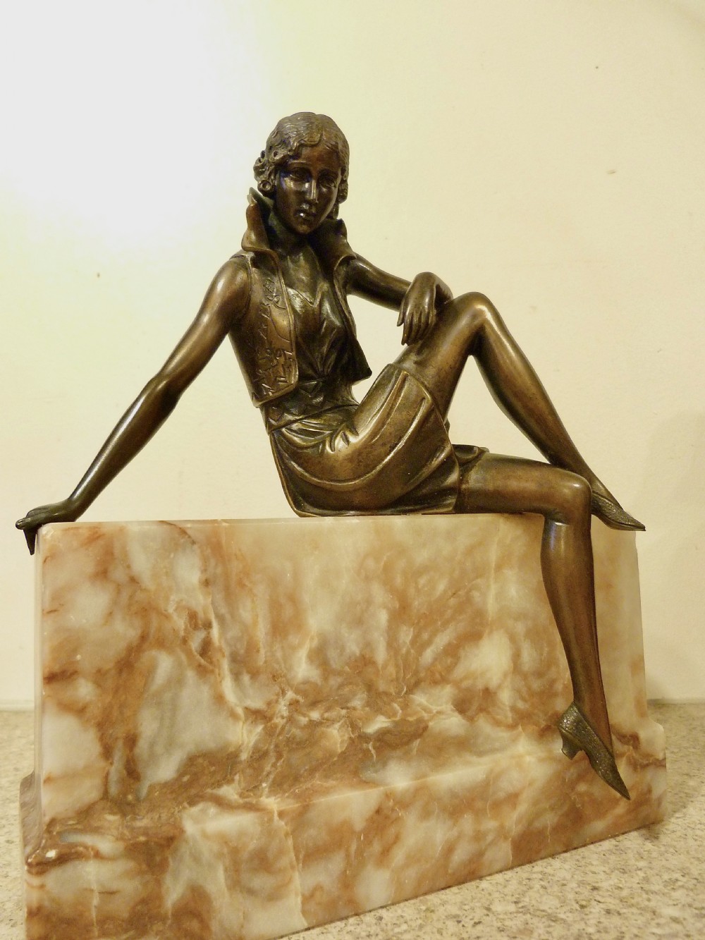 ART DECO BRONZE OF AN ELEGANT YOUNG LADY View II