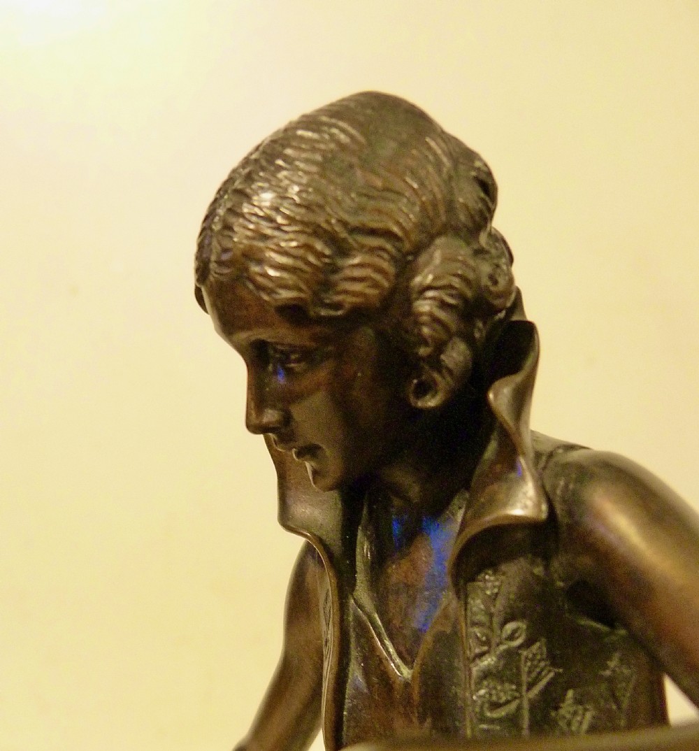 ART DECO BRONZE OF AN ELEGANT YOUNG LADY View IV