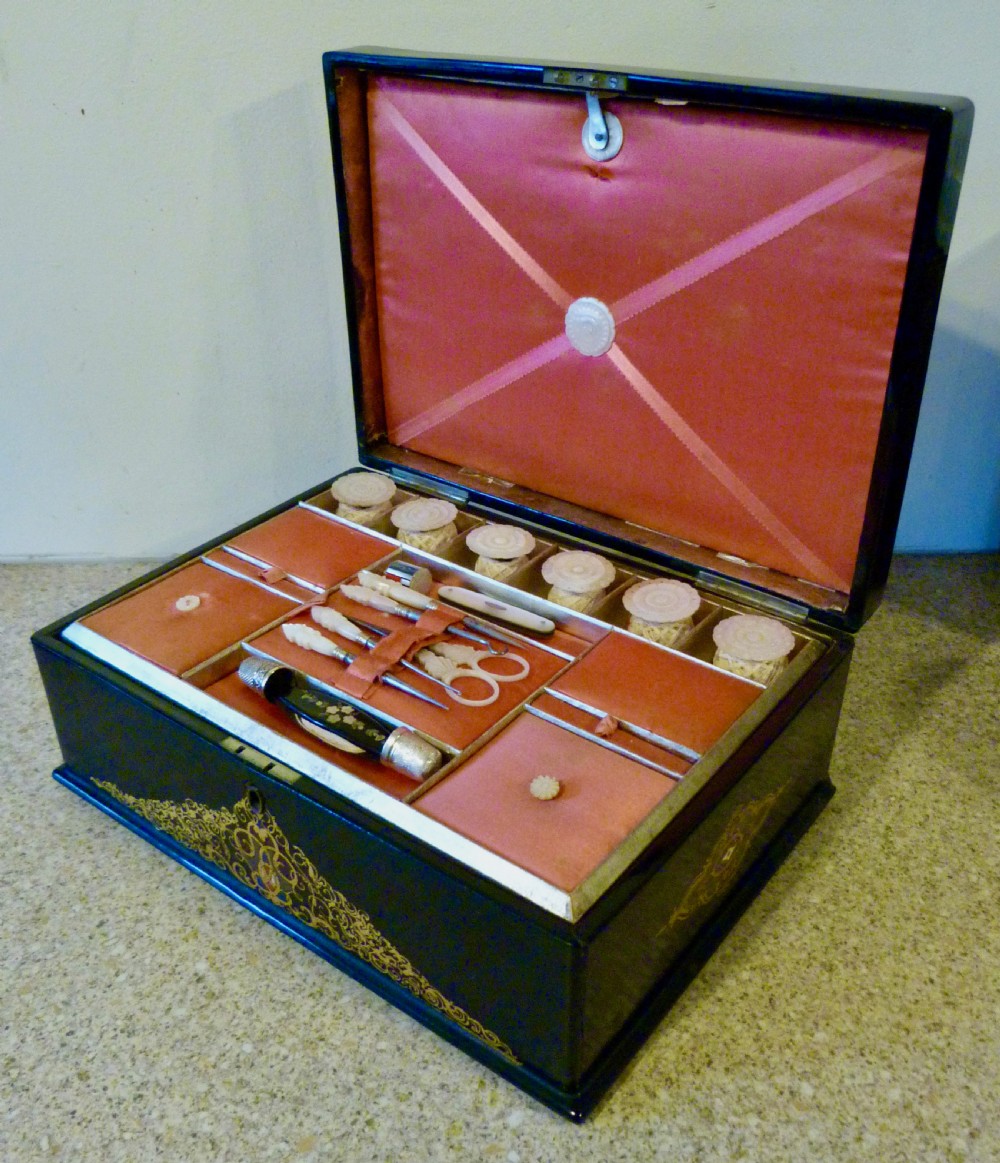 PRETTY VICTORIAN FULLY-FITTED SEWING BOX
