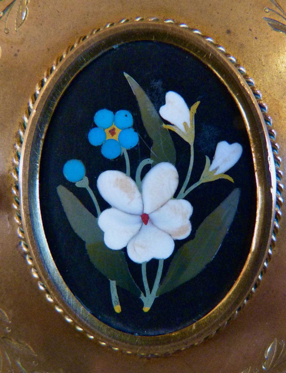 ENGRAVED GILT FOUR-PHOTOGRAPH FRAME View III