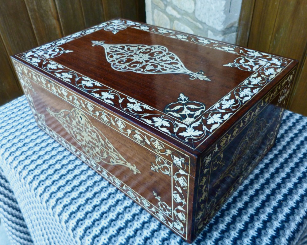 GOOD INLAID ROSEWOOD JEWELLERY CASE
