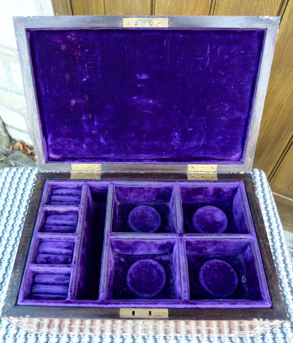GOOD INLAID ROSEWOOD JEWELLERY CASE View III