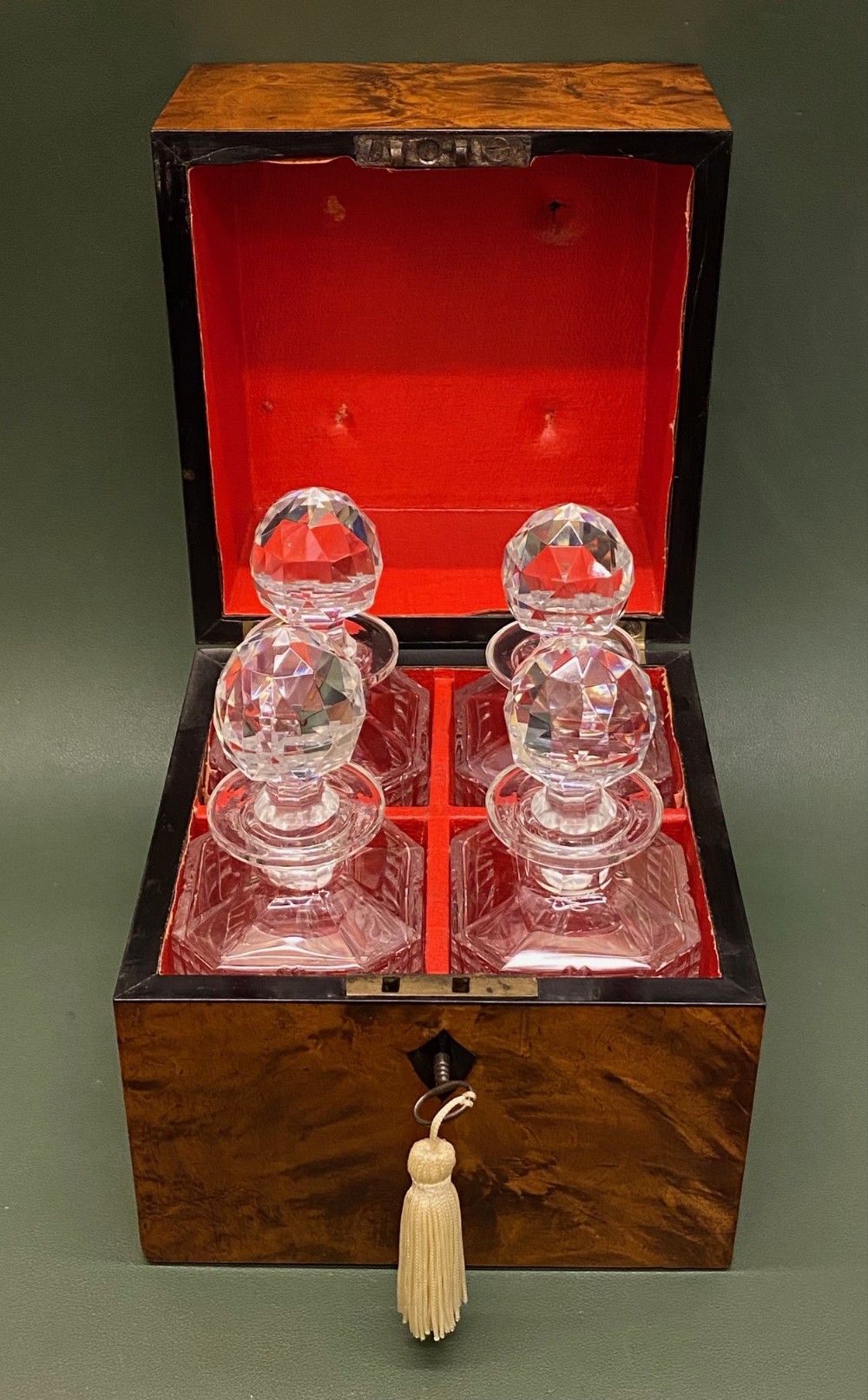 Lovely Burr Walnut Decanter Box