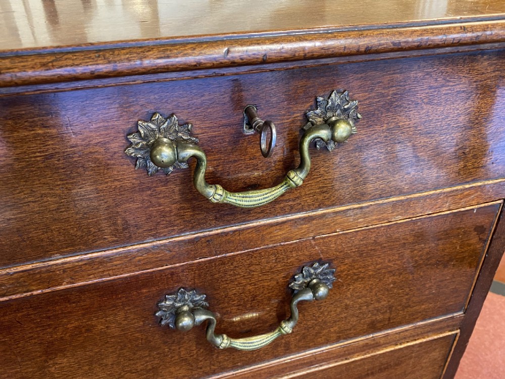 18th Century George III Mahogany Chest Of Graduating Drawers View III