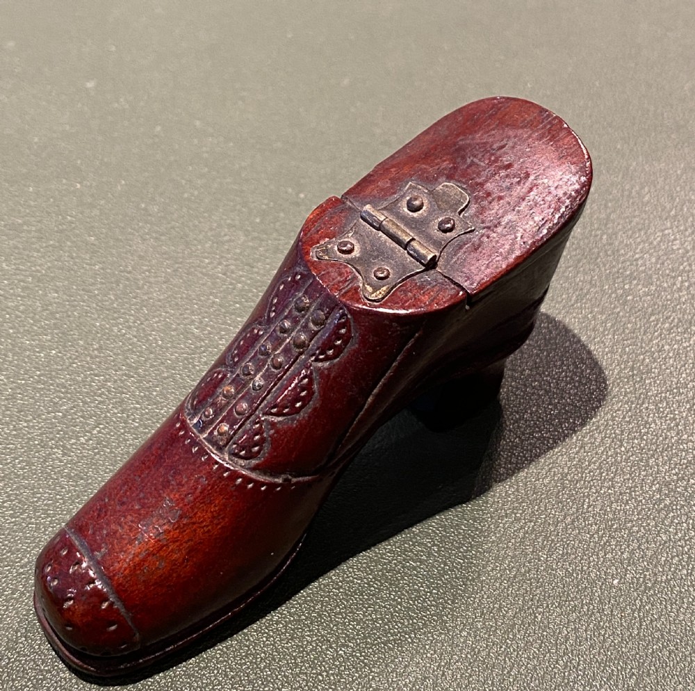 Mid 19th Century mahogany Snuff-Boot with high heel (85mm)