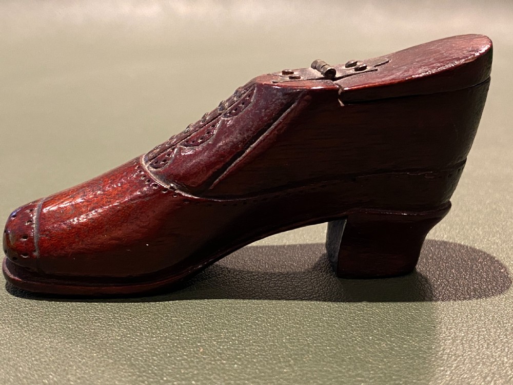 Mid 19th Century mahogany Snuff-Boot with high heel (85mm) View VI