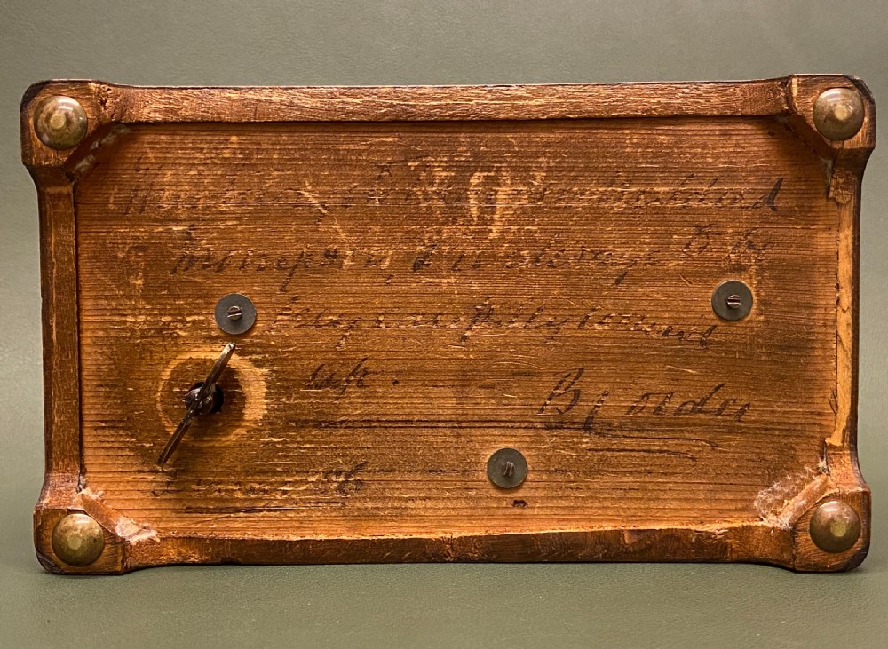 19th century Burr Yew-wood cased music box, of small size, playing 6 beautiful Airs View X