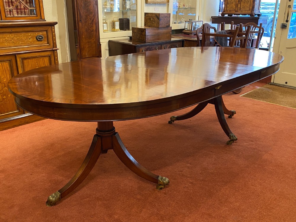 Late 19th century mahogany extending DINING TABLE - Seats TEN