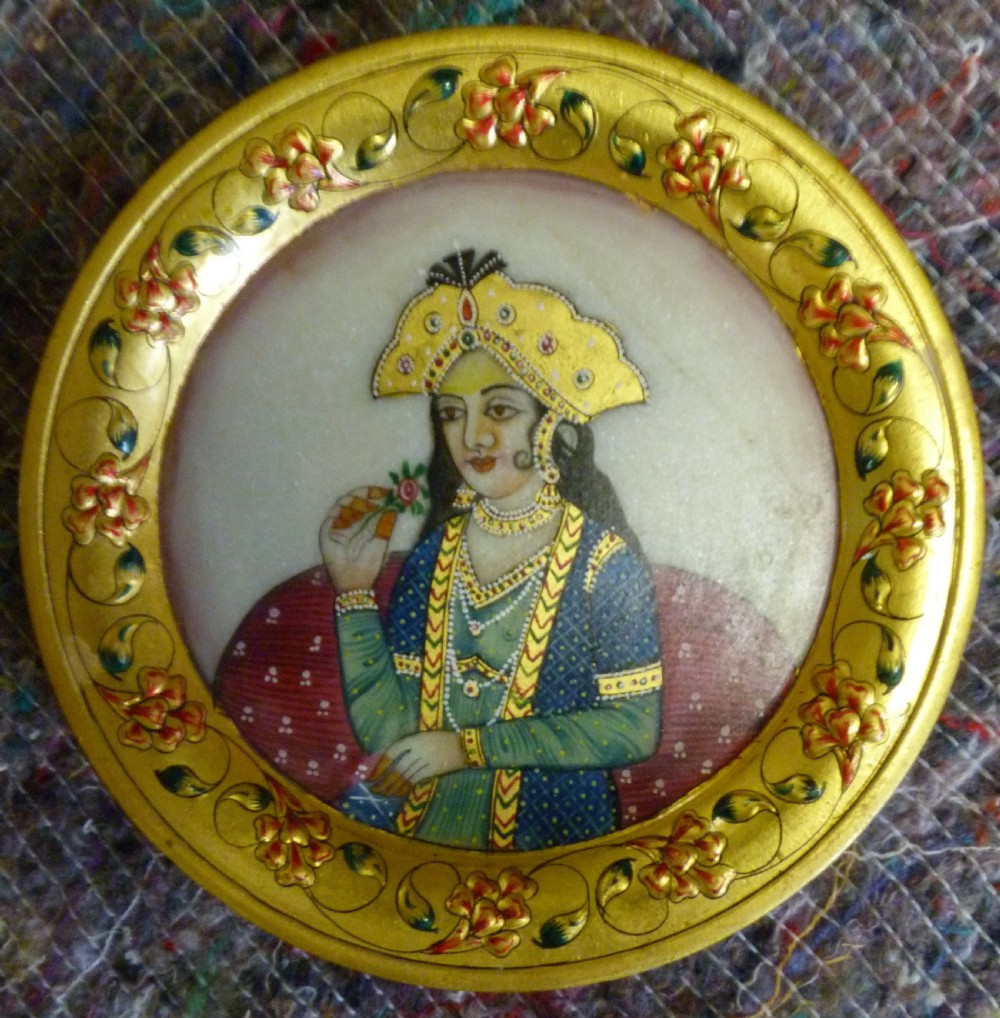 UNUSUAL PAIR OF INDIAN ALABASTER PLATES View III