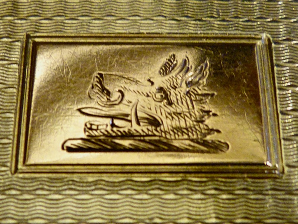 HIGH QUALITY GOLD-INLAID SILVER SNUFF BOX View V