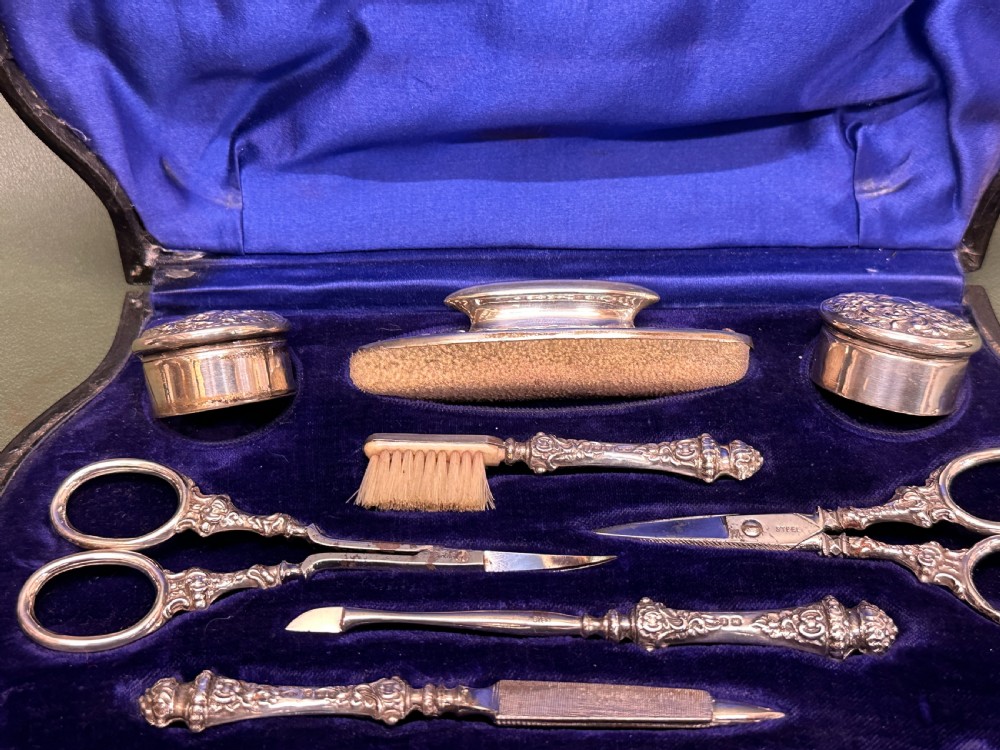 Edward VII Fully-fitted Silver Manicure Set - Birmingham 1906 View IV