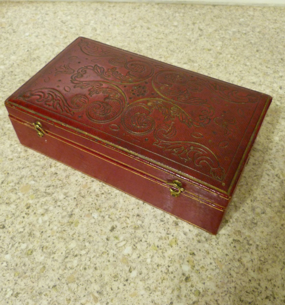A PRETTY FRENCH SILVER-FITTED SEWING BOX  View III