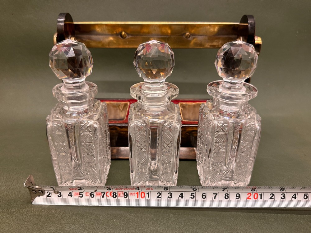 Coromandel-wood 3-decanter Tantalus of smaller size, by Betjemann of London View VII