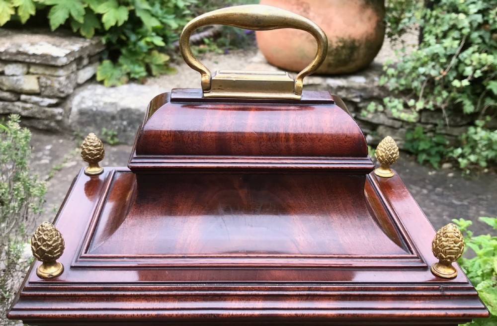 ENGLISH 18TH CENTURY VERGE BRACKET CLOCK View III