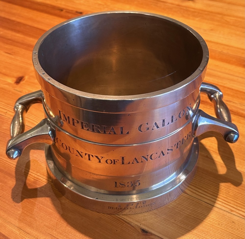 'Imperial Gallon' polished bronze measure by De Graves of London, 1835