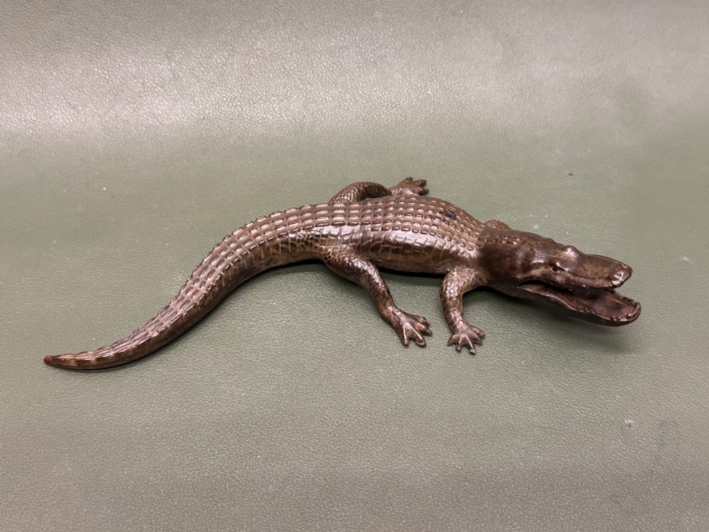 Meiji period (1868-1912) Japanese bronze Okimono of a Crocodile