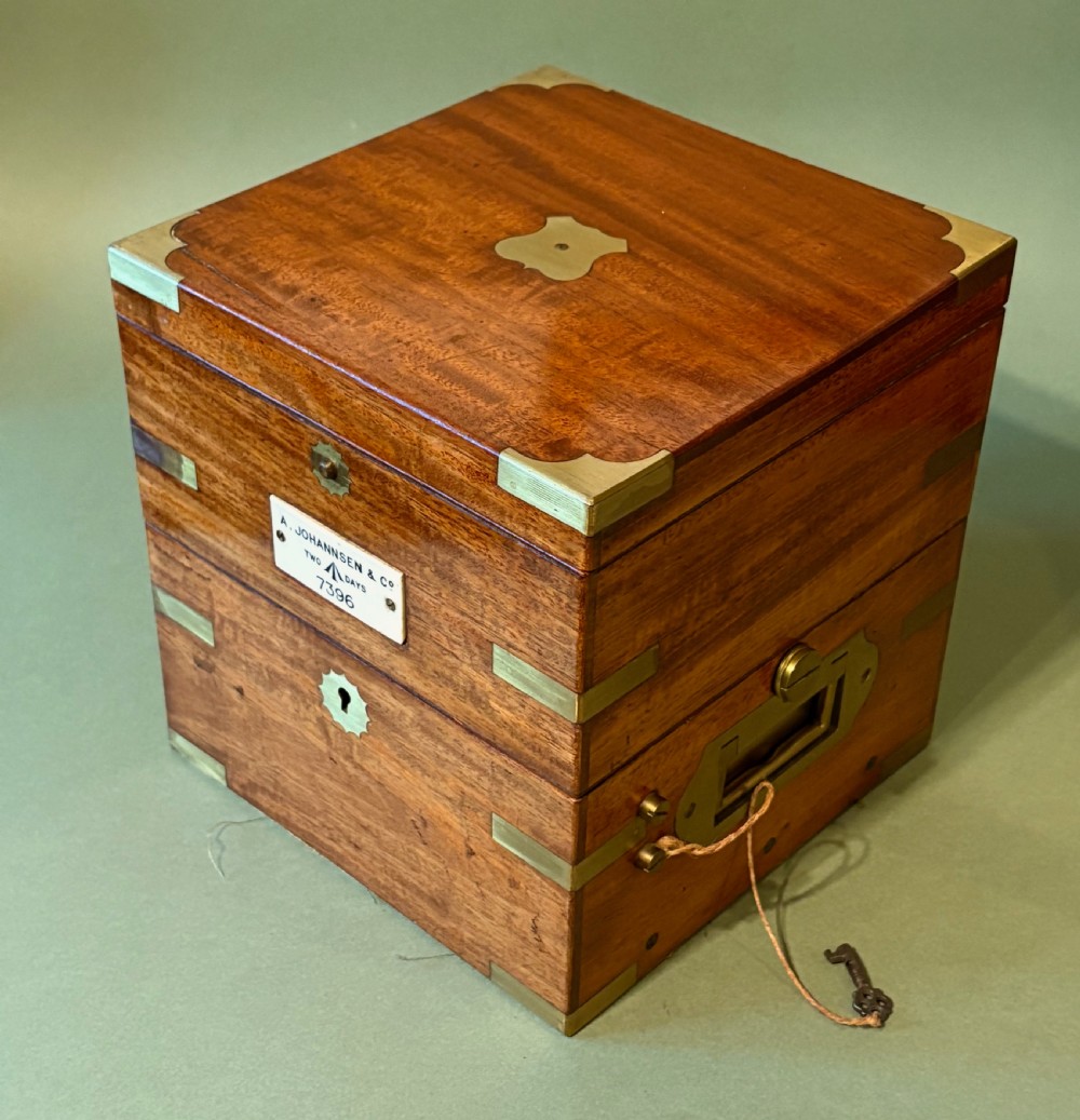 A FINE FULLY WORKING MARINE CHRONOMETER View II
