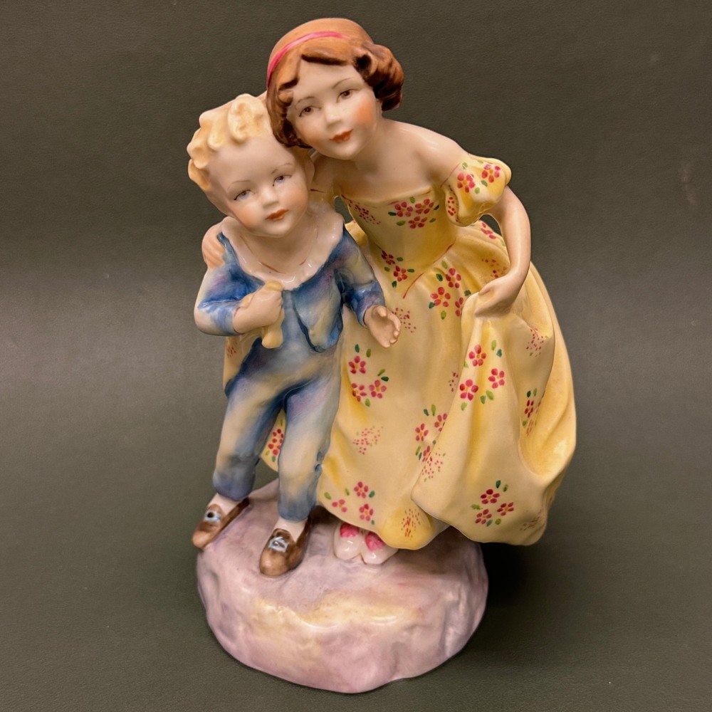 Royal Worcester ‘double’ figurine entitled “Sister”