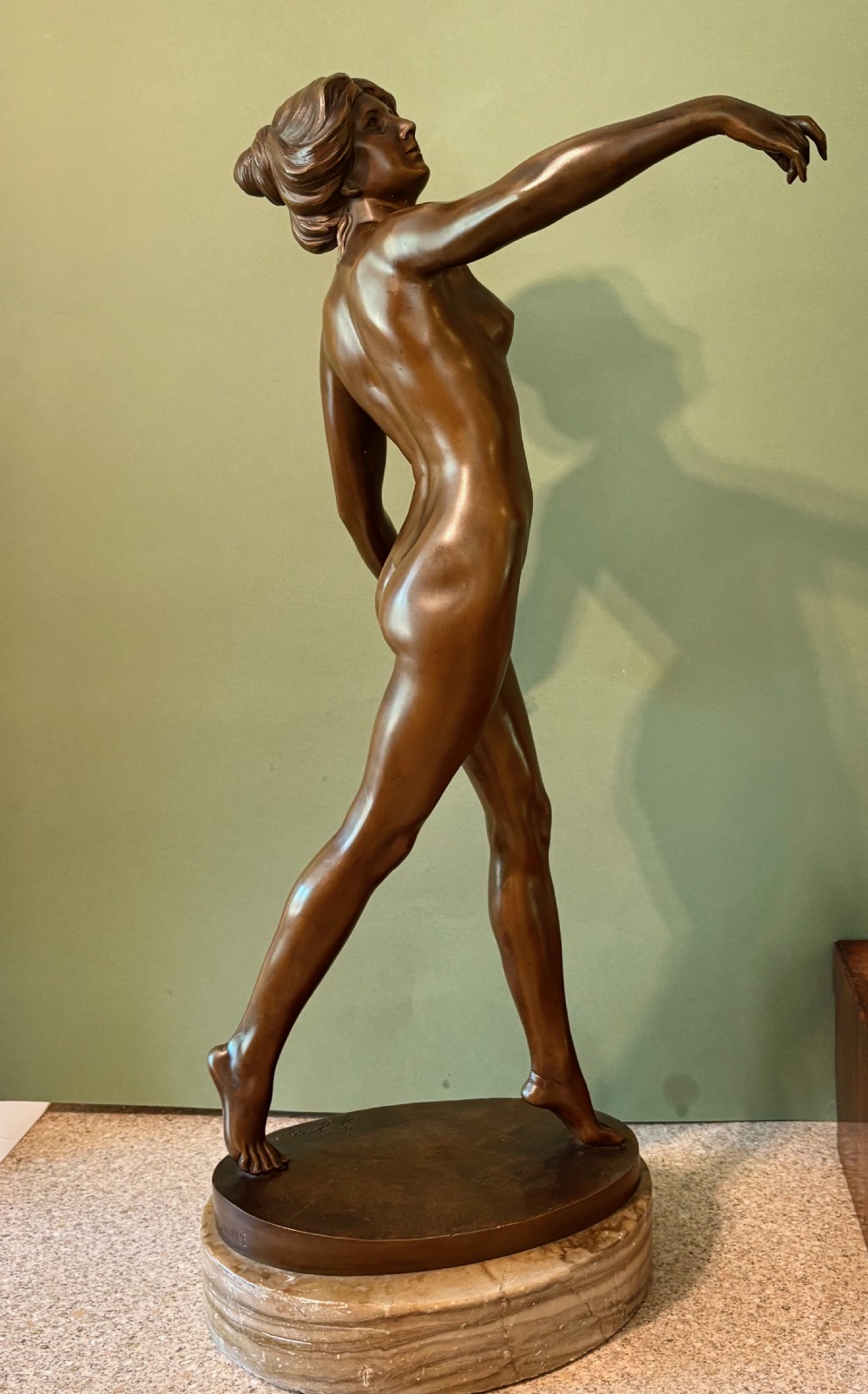 A FINE LARGE ELEGANT BRONZE FIGURE View III