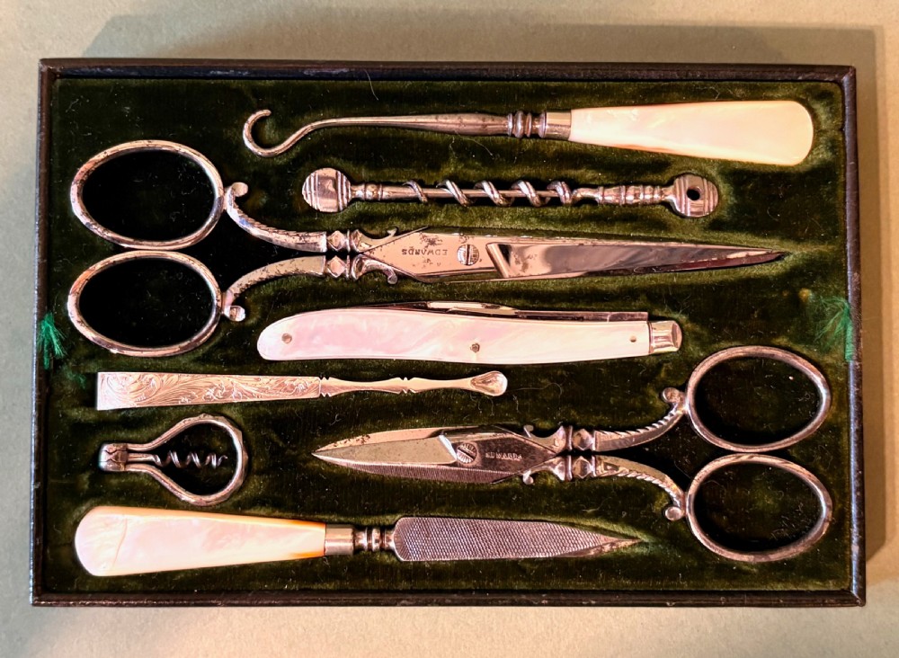 LADY'S FULLY-FITTED DRESSING & JEWELLERY CASE View V