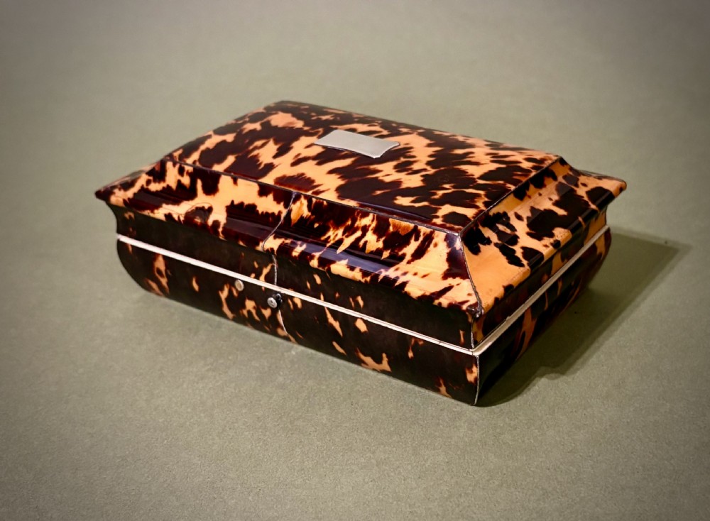 TORTOISESHELL FITTED SEWING BOX View III