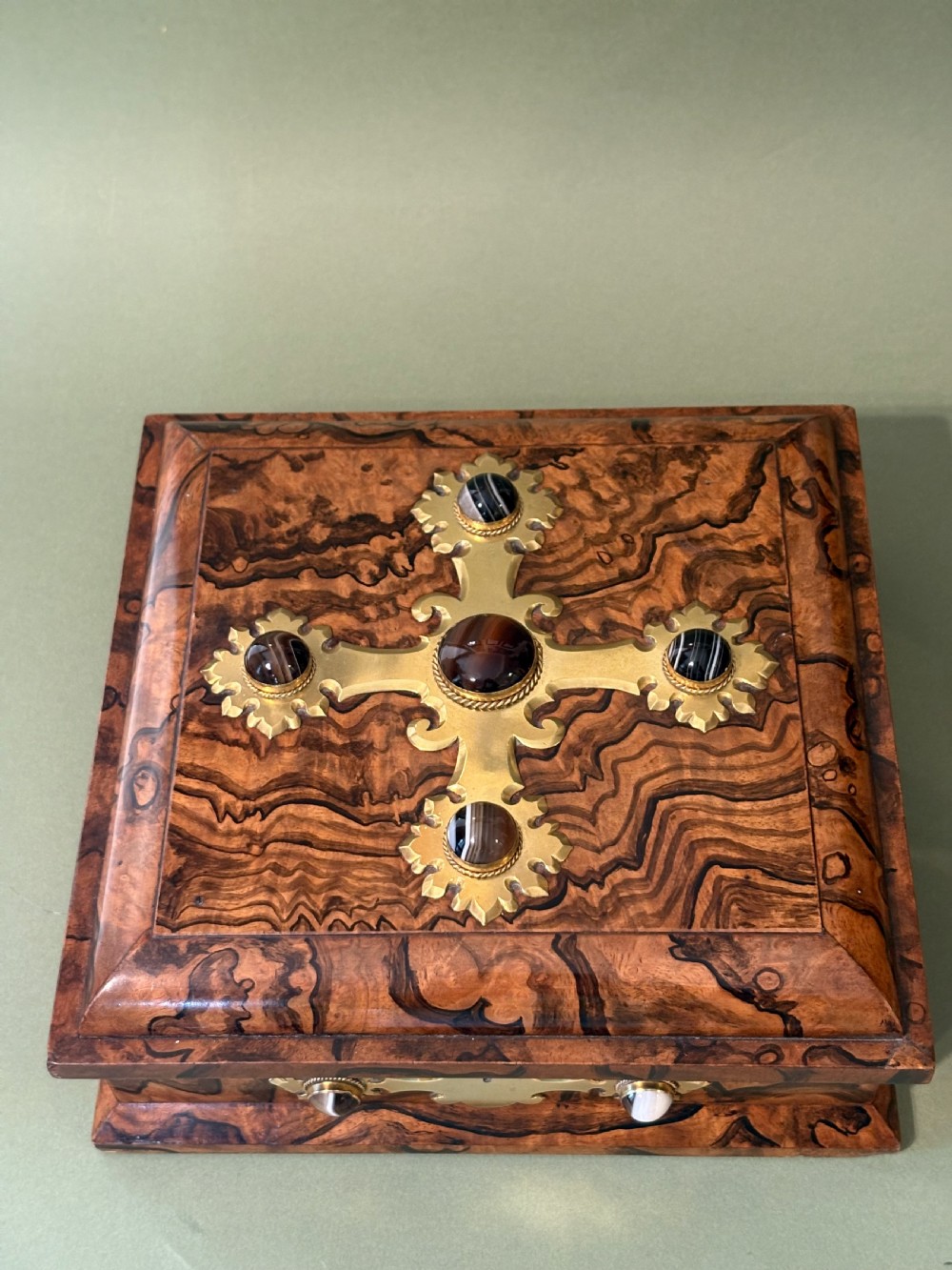 FINE FIGURED WALNUT GAMES BOX View III