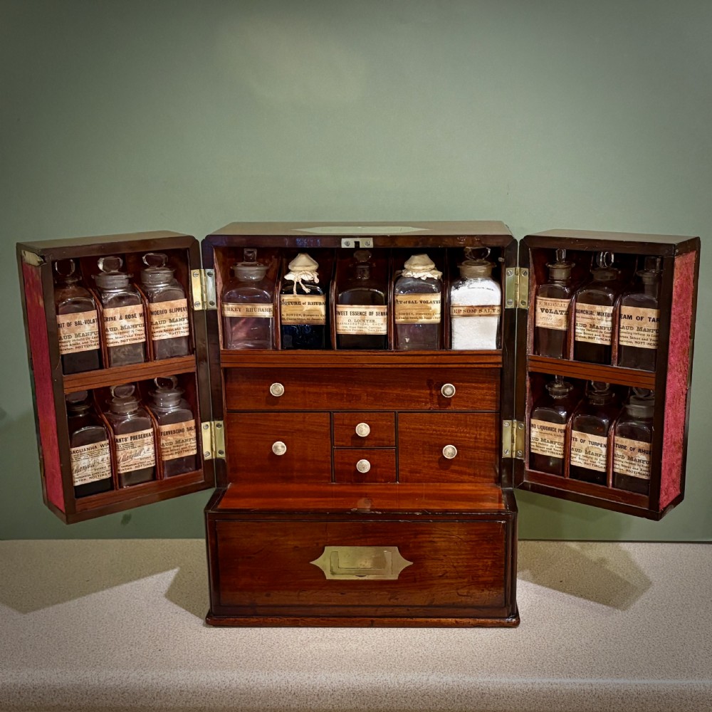 FULLY FITTED APOTHECARY (MEDICINE) BOX
