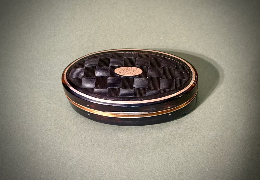 GEORGE III TORTOISESHELL SNUFF BOX View II