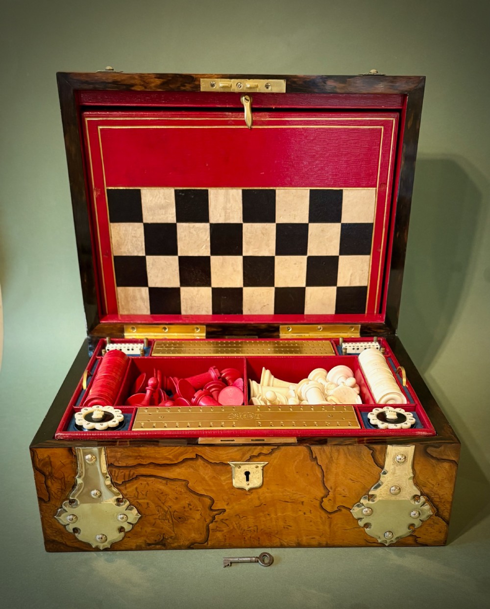 VERY FINE WALNUT GAMES COMPENDIUM