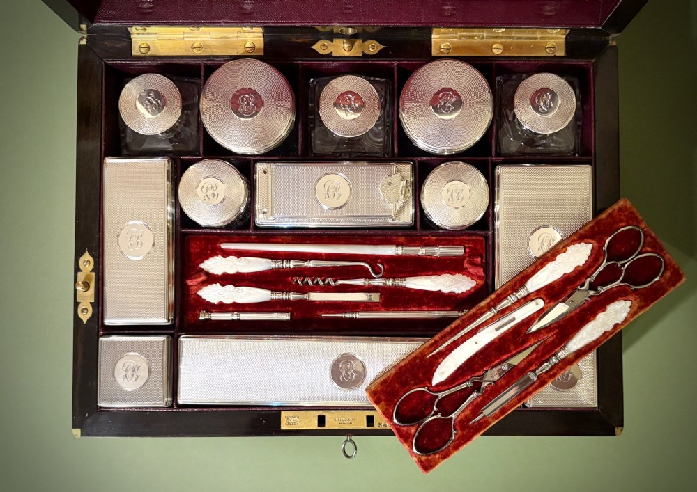 A VERY FINE DRESSING/JEWELLERY CASE View IV