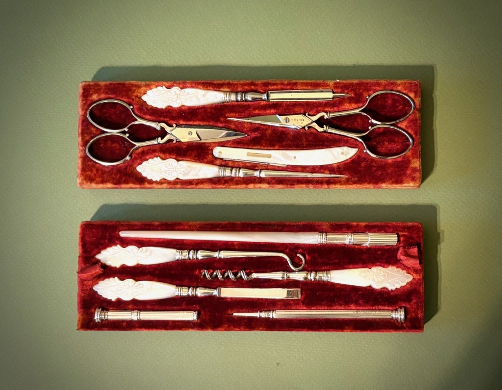 A VERY FINE DRESSING/JEWELLERY CASE View VI