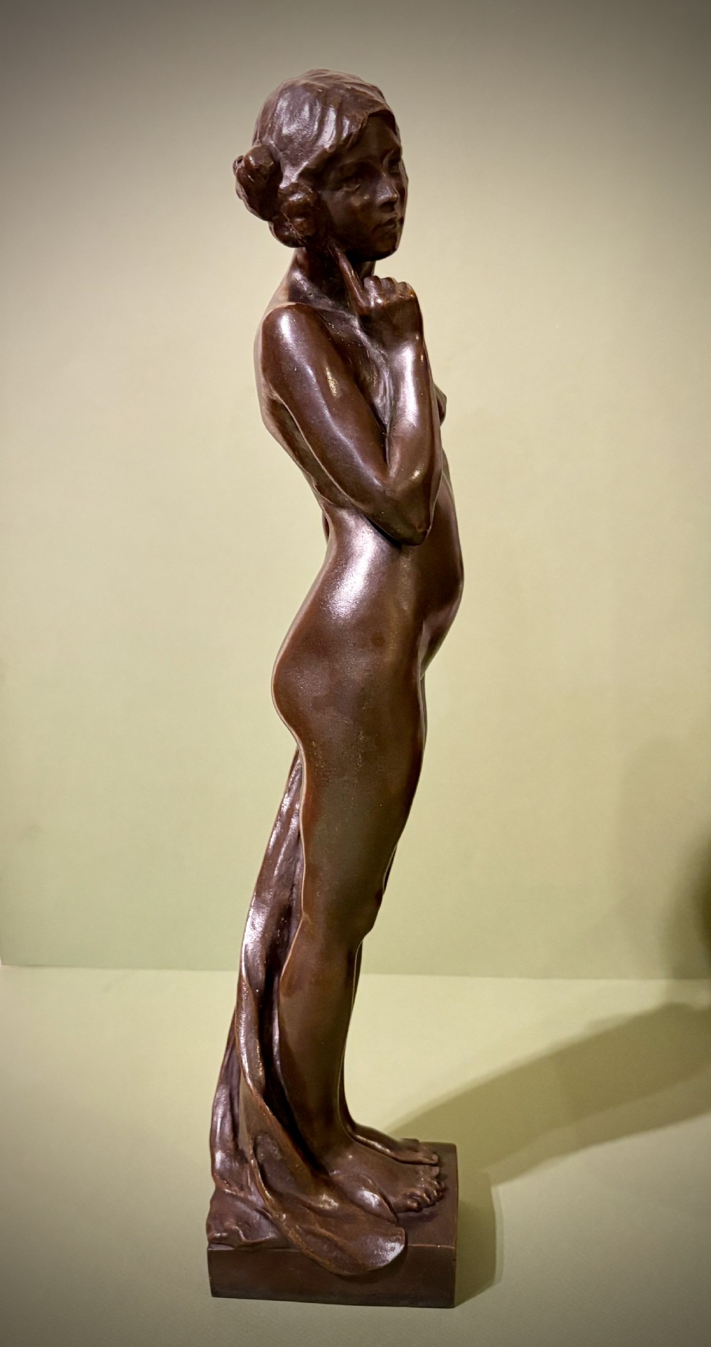 A TRULY CHARMING BRONZE SCULPTURE View IV