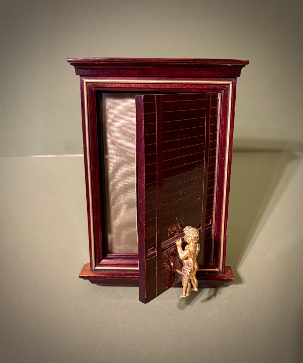 CHARMING VICTORIAN PHOTOGRAPH FRAME View IV