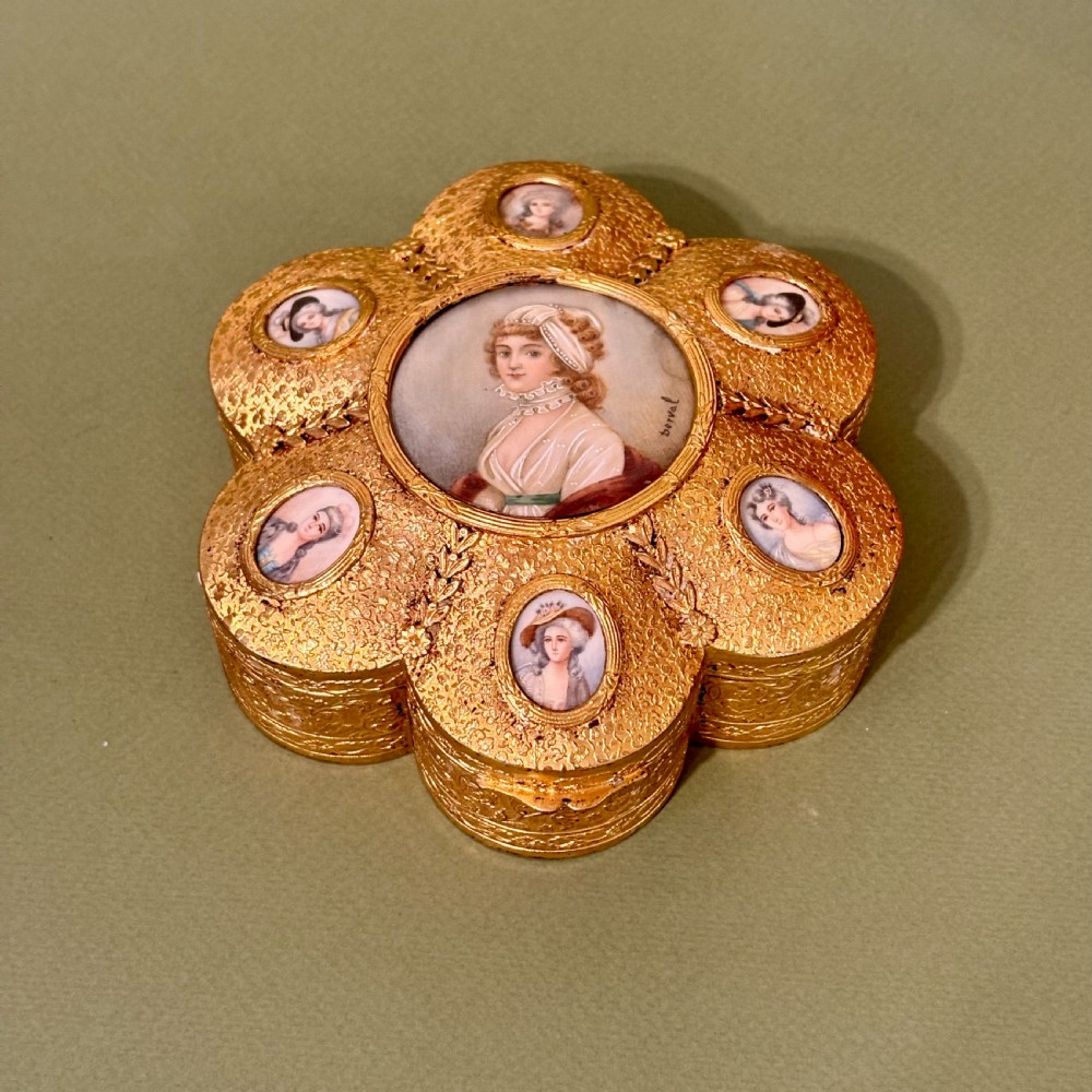 CHARMING FRENCH JEWELLERY/TRINKET BOX