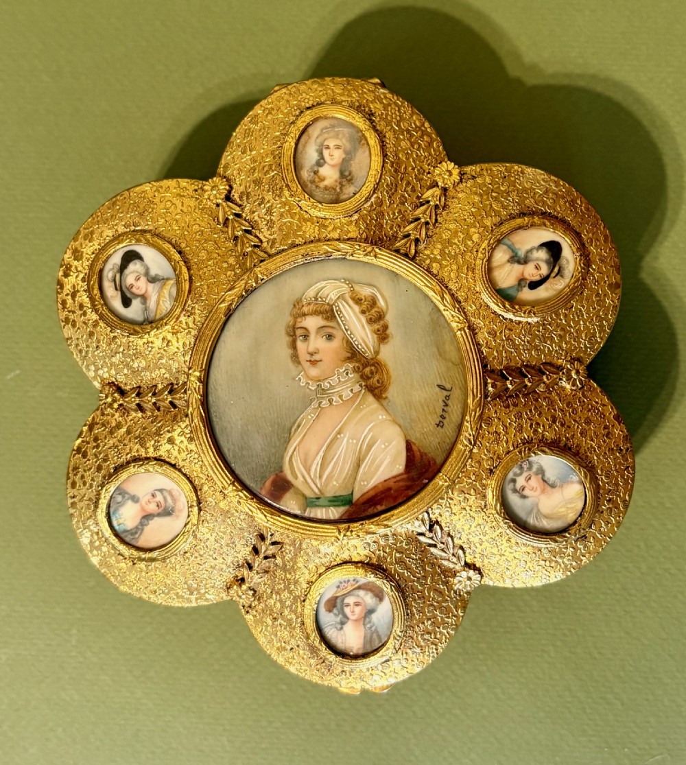 CHARMING FRENCH JEWELLERY/TRINKET BOX View II
