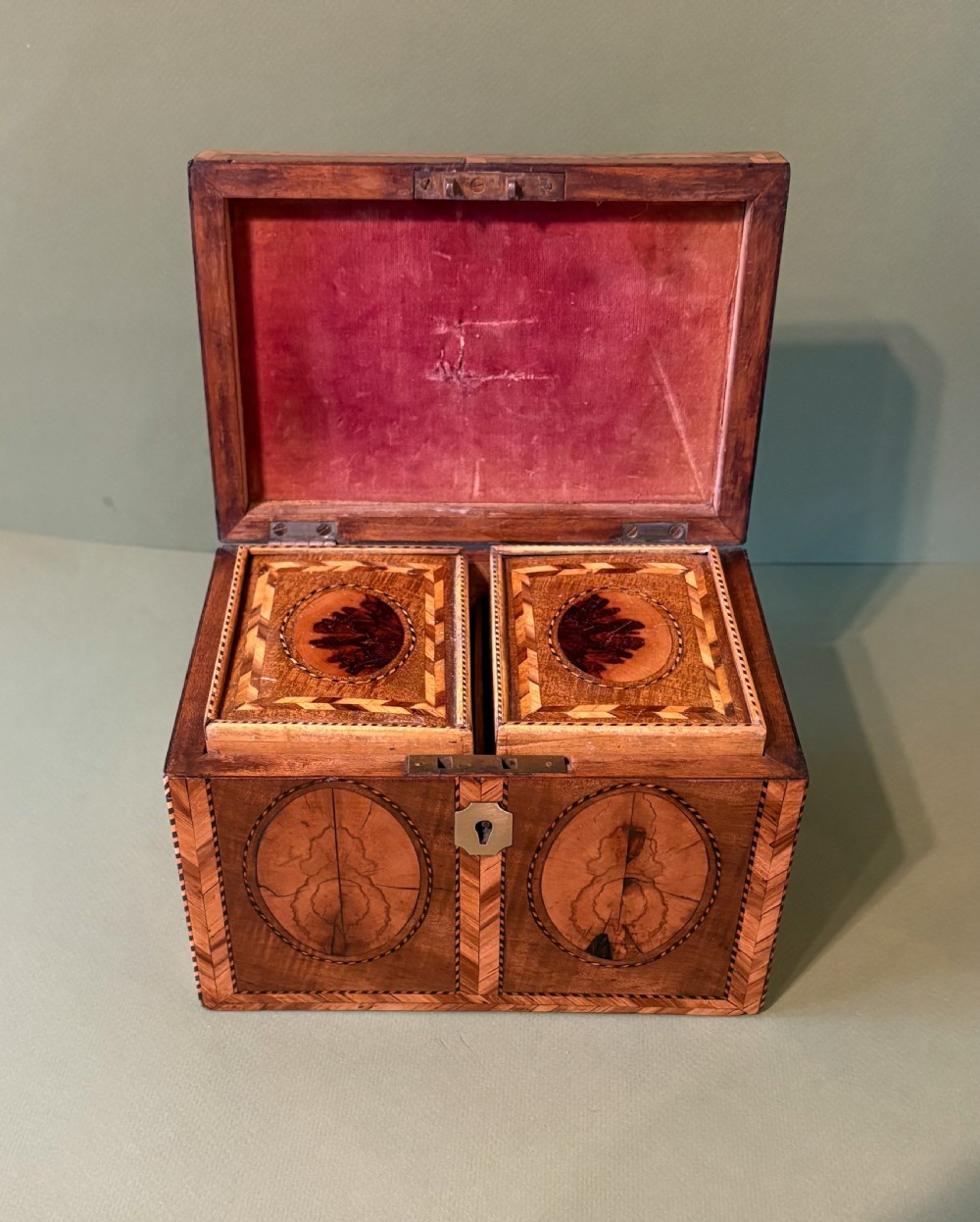 VERY FINE 18th CENTURY TEA CADDY View III