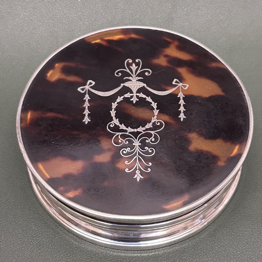 English Silver & Tortoiseshell Circular box – Birmingham 1915.