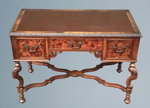 WILLIAM MARY STYLE BURR WALNUT KNEEHOLE DESK