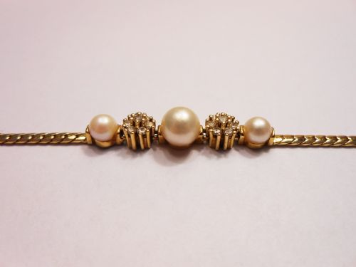 Cultured Pearl and Diamond 18ct Gold Bracelet, 0.30 Carat