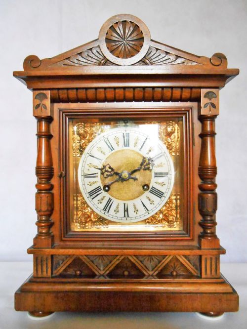 Victorian Walnut 8 Day Bracket/mantle Clock Ting Tang
