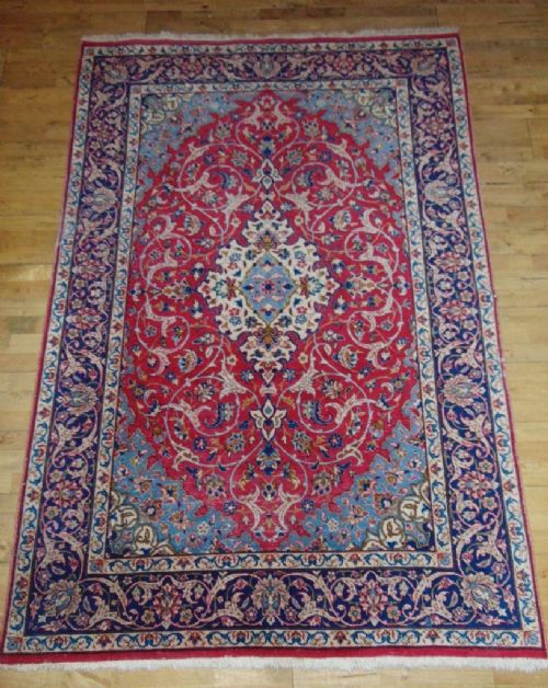Antique Persian Isfahan Rug / Carpet