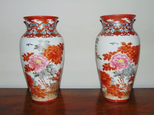 Good Pair of Signed Japanese Kutani Vases