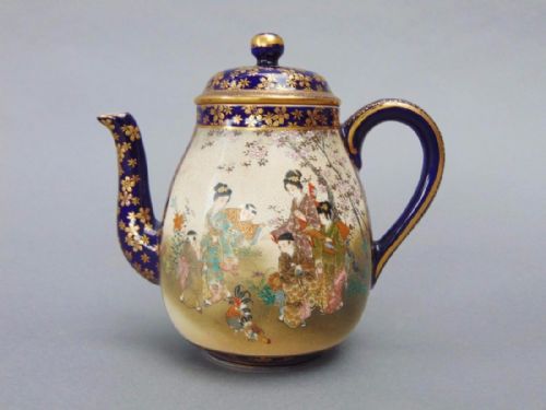 Fine Hand Painted Japanese Satsuma Teapot C.1890