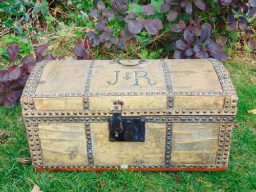 Charming Georgian Pony Skin Chest / Trunk