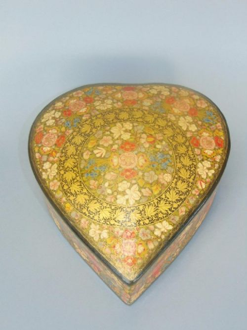 Beautiful Large Indian Kashmir Hand Painted Papier Mache Heart Box