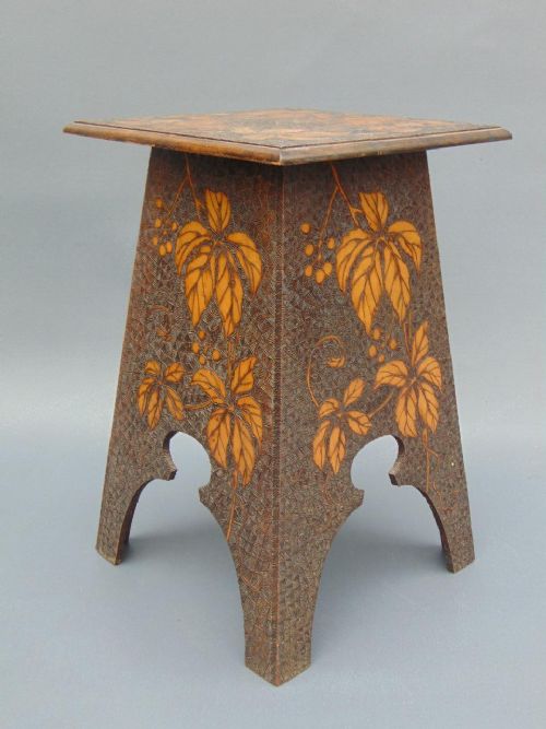 Attractive Arts & Crafts Leaf Design Display Stand Table