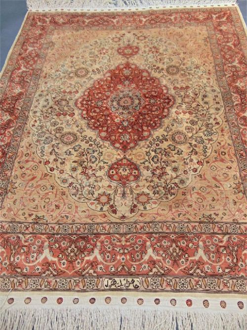 Fine Hereke Silk Rug / Carpet